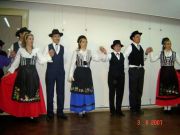 Parte del conjunto de danzas de la Asociacin Saboyana de la Colonia San Carlos